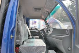 骏铃&nbsp;载货车驾驶室                                               图片