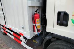 一汽解放 J6F 135马力 4X2 爆破器材运输车