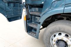 上汽红岩 杰狮C100重卡 480马力 6X4牵引车(蓝)(CQ4255HXG334HH) 上汽红岩 杰狮C100重卡 480马力 6X4牵引车(蓝)(CQ4255HXG334HH)