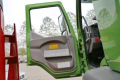 东风柳汽 乘龙 270马力 8X4 6.8米自卸车(环卫)(LZ5310ZLJM3FA)