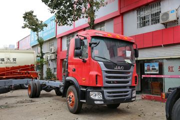 江淮 格尔发A5中卡 165马力 4X2 6.8米载货车底盘