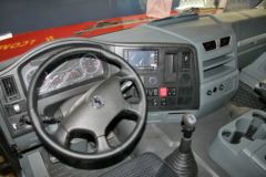 陕汽康明斯 德龙X3000 420马力 6X4牵引车(SX42564V324C)