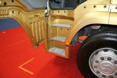 陕汽康明斯 德龙X3000 420马力 6X4牵引车(SX42564V324C)