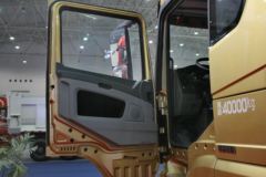 陕汽康明斯 德龙X3000 420马力 6X4牵引车(SX42564V324C)