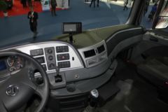福田 欧曼GTL 6系重卡 430马力 6X4牵引车(奔驰动力)(BJ4259SNFKB-XC)