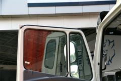 中国重汽 豪瀚J5G中卡 160马力 4X2 6.75米厢式载货车(ZZ5165XXYH5213D1)