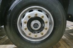 一汽解放 J6P重卡 420马力 6X2牵引车(CA4250P66K24T3XE4)