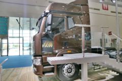 一汽解放 J6P重卡 领航版 460马力 6X4牵引车(CA4250P66K24T1A2E4)