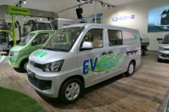 一汽解放 佳宝 102马力 封闭厢式货车