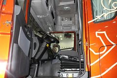 联合卡车 U480重卡 480马力 6X4牵引车(SQR4251D6ZT4-4)