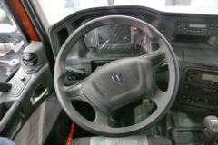 联合卡车U420 420马力 6X4 牵引车(危险品运输)