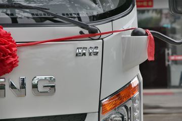 �ƿ�ŷ�� T1ϵ�� 82���� 4X2 3.7�׵���΢������ͼƬ