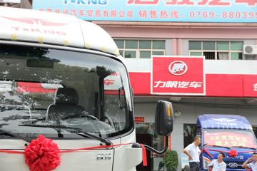 �ƿ�ŷ�� T1ϵ�� 82���� 4X2 3.7�׵���΢������ͼƬ