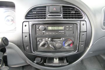 �ƿ�ŷ�� T1ϵ�� 82���� 4X2 3.7�׵���΢������ͼƬ