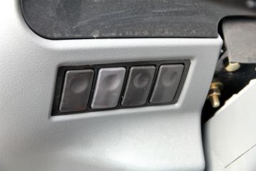 �ƿ�ŷ�� T1ϵ�� 82���� 4X2 3.7�׵���΢������ͼƬ