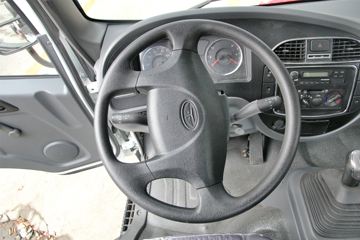 �ƿ�ŷ�� T1ϵ�� 82���� 4X2 3.7�׵���΢������ͼƬ