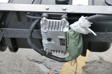 �ƿ�ŷ�� T1ϵ�� 82���� 4X2 3.7�׵���΢������ͼƬ