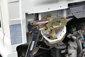 �ƿ�ŷ�� T1ϵ�� 82���� 4X2 3.7�׵���΢������ͼƬ