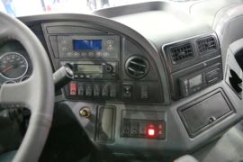 联合V系&nbsp;牵引车驾驶室                                               图片