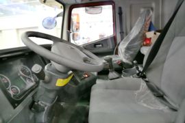 联合V系&nbsp;牵引车驾驶室                                               图片