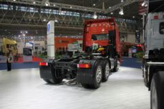 三环十通 御龙重卡 430马力 6X4牵引车