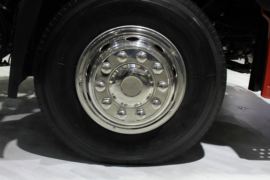 御龙&nbsp;牵引车底盘                                                图片