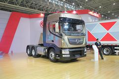 东风商用车 天龙旗舰KX 450马力 6X4牵引车(14挡)