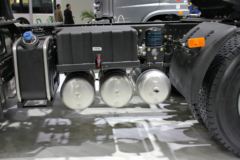 三环十通 御龙重卡 430马力 6X4牵引车