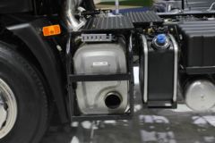 三环十通 御龙重卡 430马力 6X4牵引车