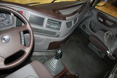 东风商用车 天龙旗舰KX 450马力 6X4牵引车(14挡)