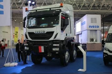 依维柯 Trakker重卡 560马力 8X8牵引车(AT410T56WEZ275)