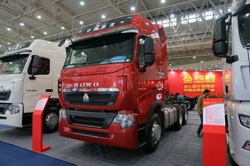 中国重汽 HOWO T7H重卡 440马力 6X4牵引车(ZZ4257V324HD1B)