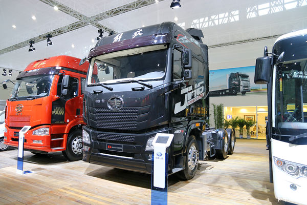 青岛解放 JH6重卡 460马力 6X4牵引车(后桥:457冲焊桥)