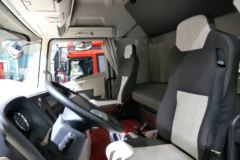 青岛解放 JH6重卡 460马力 6X4牵引车(后桥:457冲焊桥)