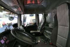 联合卡车U340 340马力 8X4 自卸车(短轴)(城建渣土车)