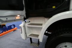 联合卡车U340 340马力 8X4 自卸车(短轴)(城建渣土车)