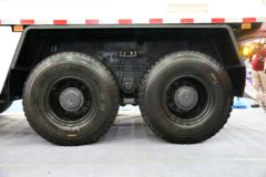 联合卡车U340 340马力 8X4 自卸车(短轴)(城建渣土车)