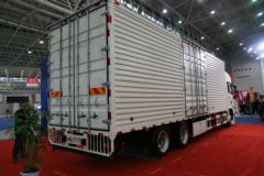 陕汽重卡 德龙X3000 270马力 6X2 9.55米厢式载货车(SX5200XXYXA)