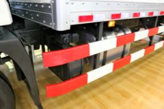 东风商用车 天锦中卡 180马力 4X2 7.5米厢式载货车(DFL5120XXYB2)