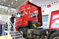 东风商用车 天龙重卡 420马力 6X4牵引车(超速挡)(DFL4251AX16A)