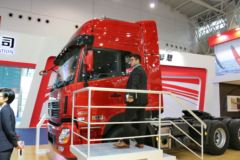 东风商用车 天龙重卡 420马力 6X4牵引车(超速挡)(DFL4251AX16A)