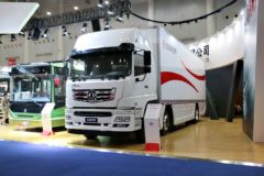东风特商 270马力 6X2 9.6米厢式载货车(EQ5208XXYL)