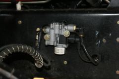 东风 特商重卡 340马力 4X2港口牵引车(EQ4180WZ4D)