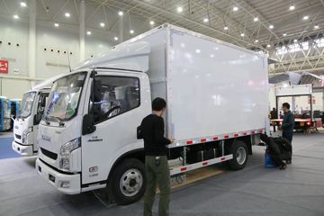 跃进 超越C300 125马力 4.2米单排厢式轻卡