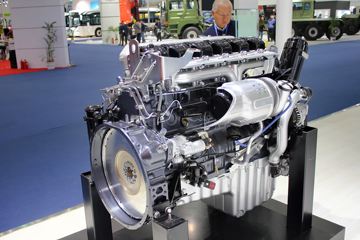 奔驰OM471LA 510马力 12.8L 国六 柴油发动机