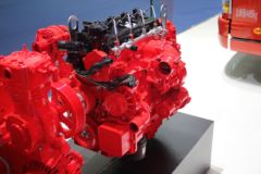 福田康明斯ISF2.8s5161P 161马力 2.8L 国五 柴油发动机
