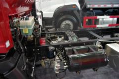 中国重汽HOWO 统帅 141马力 3360轴距单排轻卡底盘(ZZ1067F341CD165)