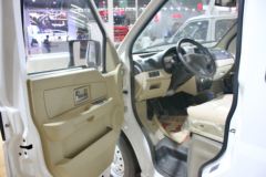 东风小康 C37 101马力 1.4L面包车