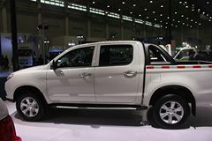 江淮T6 2015款 旗舰型 2.0L汽油 两驱 短轴双排皮卡