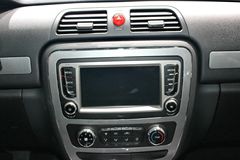 江淮T6 2015款 旗舰型 2.0L汽油 两驱 短轴双排皮卡